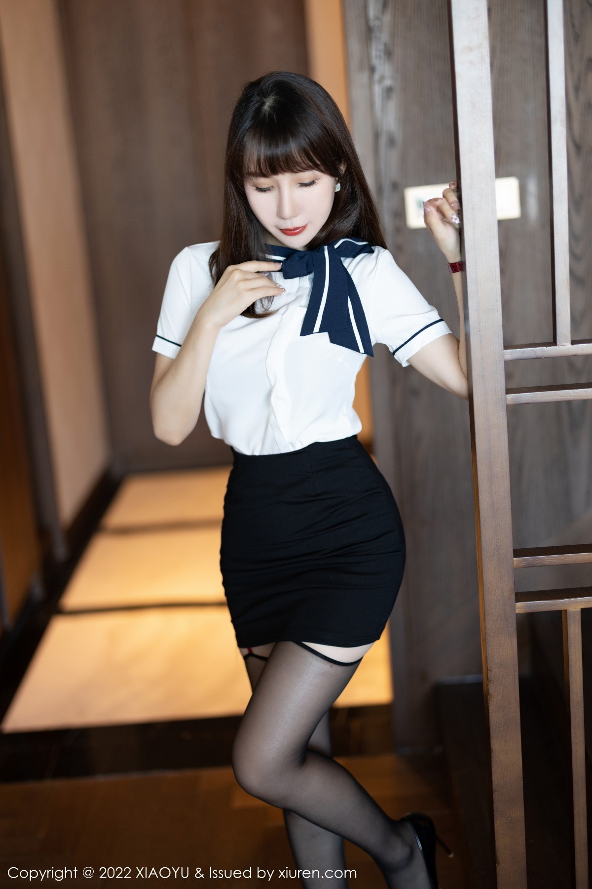 xgyw.top_[XiaoYu画语界]Vol.918_模特波巧酱性感白T配黑色短裙半脱露黑色轻透内衣迷人诱惑写真83P