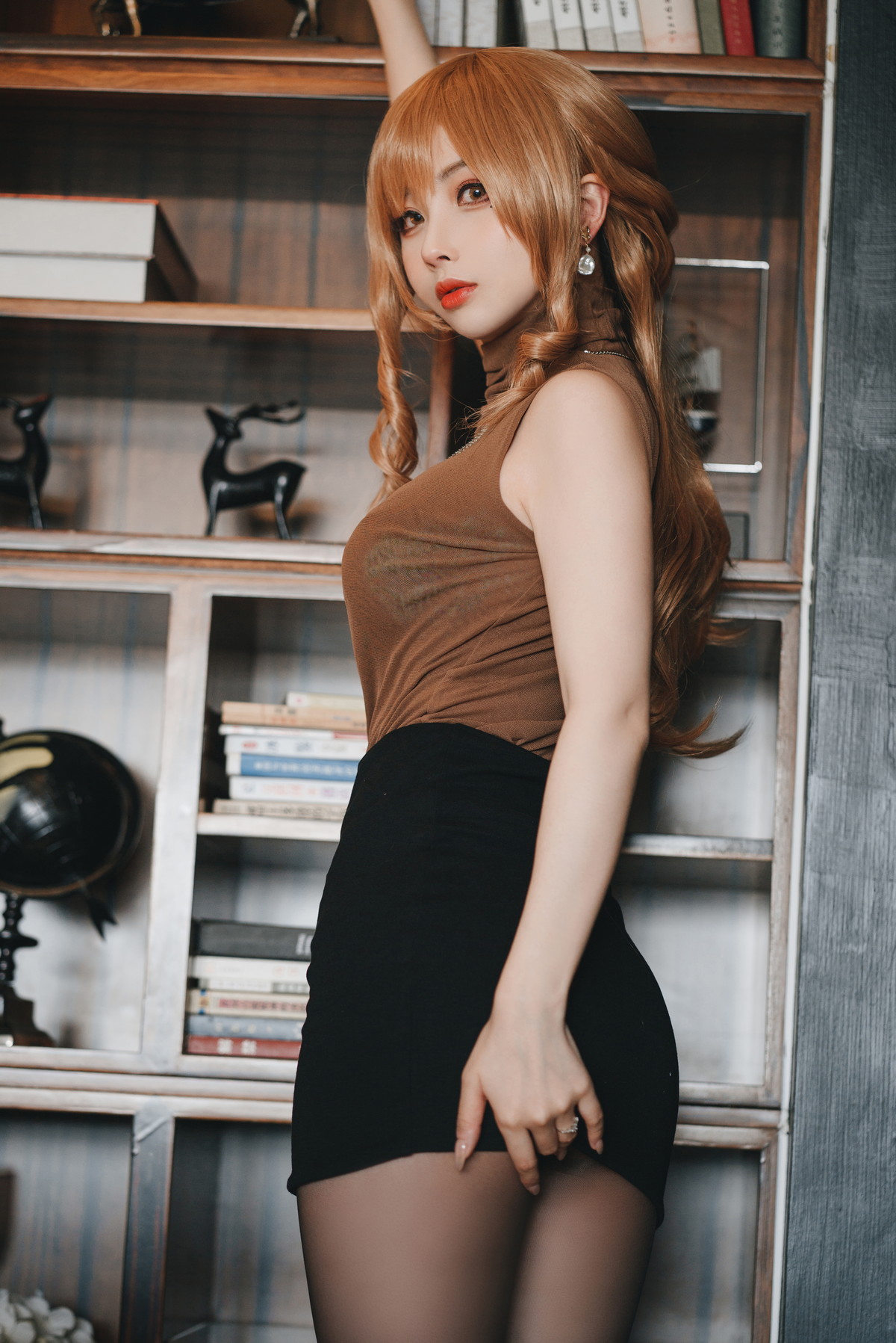 xgyw.top_网络美女rioko凉凉子人妻的一天主题性感黑短裙下超薄黑丝秀翘臀美腿诱惑写真30P