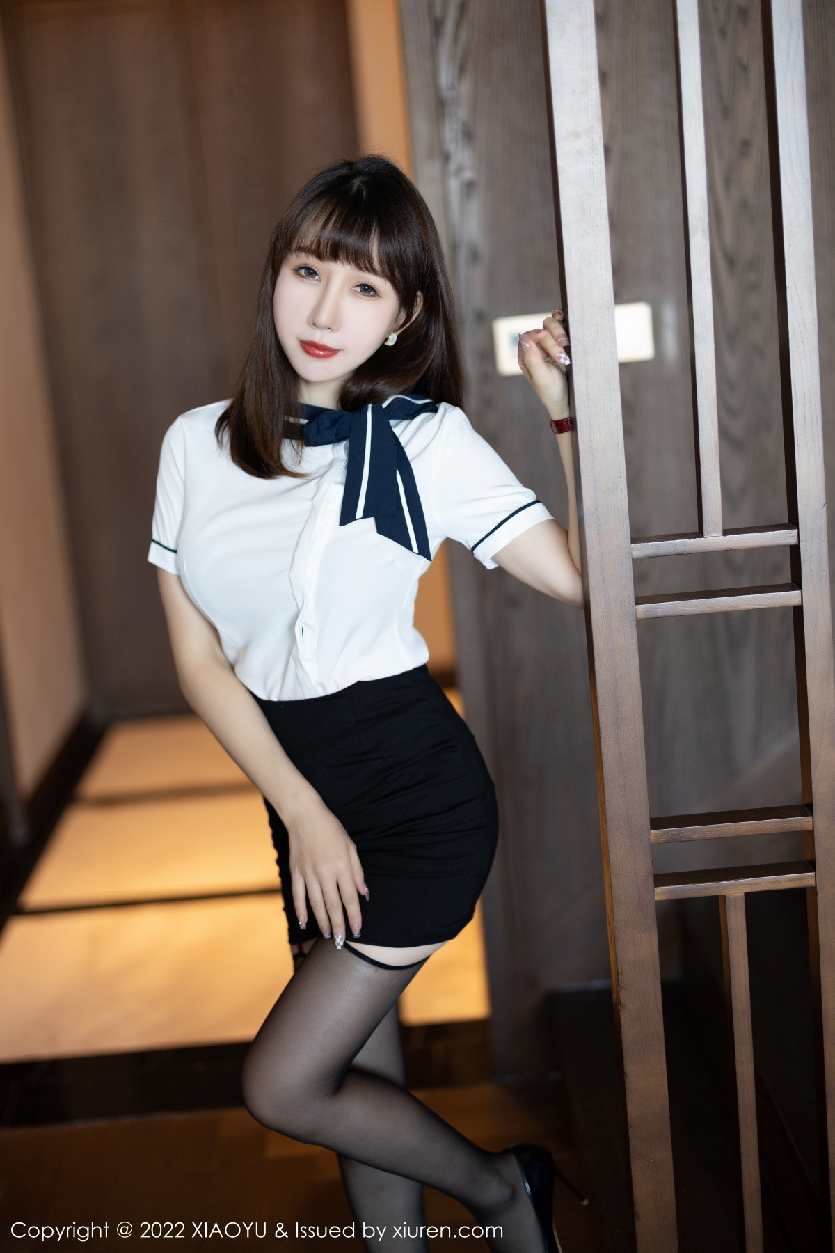 xgyw.top_[XiaoYu画语界]Vol.918_模特波巧酱性感白T配黑色短裙半脱露黑色轻透内衣迷人诱惑写真83P