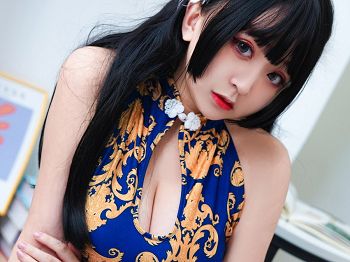 动漫博主恩田直幸蓝色中式主题性感蓝色花纹中式配黑色丝袜网袜秀蜜桃臀美腿骚扰写真52P