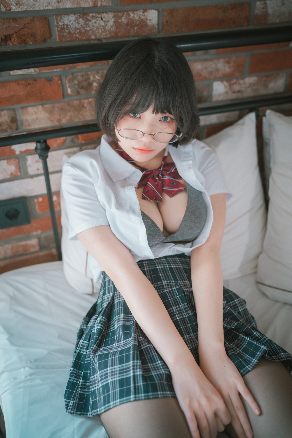 xgyw.top_[DJAWA]No.235_模特Mimmi_Model Student主题私房床上学生制服露翘臀美腿诱惑写真46P