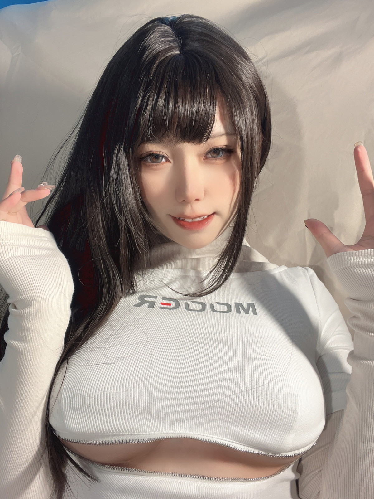 xgyw.top_网络美女一北亦北吉他妹妹主题私房性感白色开胸服饰半撩秀豪乳翘臀诱惑写真33P