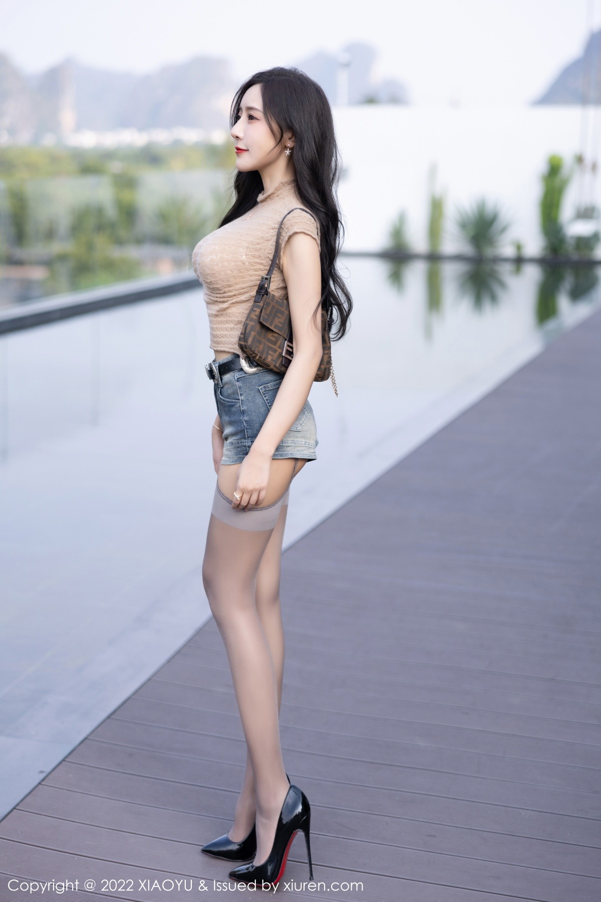 xgyw.top_[XiaoYu画语界]Vol.919_女神王馨瑶yanni浅色衣配牛仔短裤半脱露蕾丝内衣撩人诱惑写真87P
