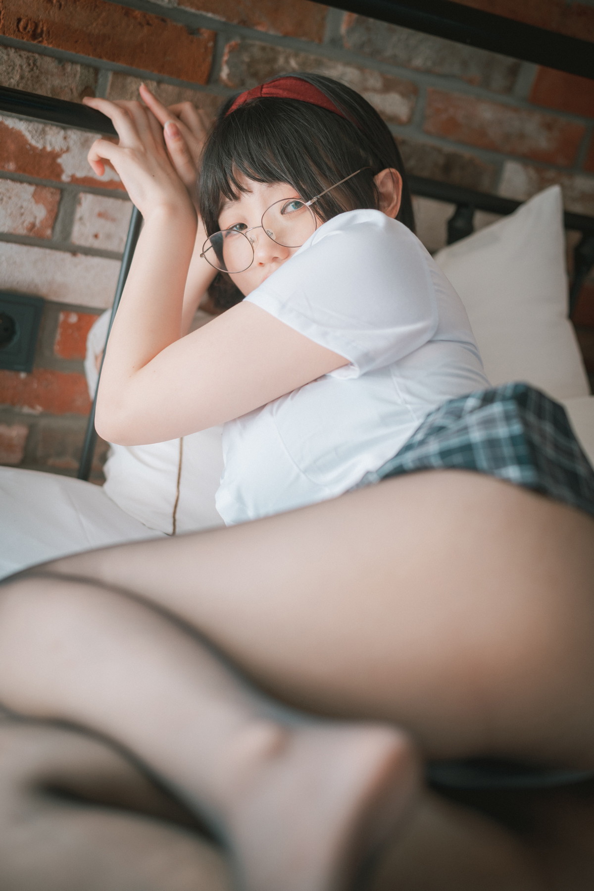xgyw.top_[DJAWA]No.235_模特Mimmi_Model Student主题私房床上学生制服露翘臀美腿诱惑写真46P