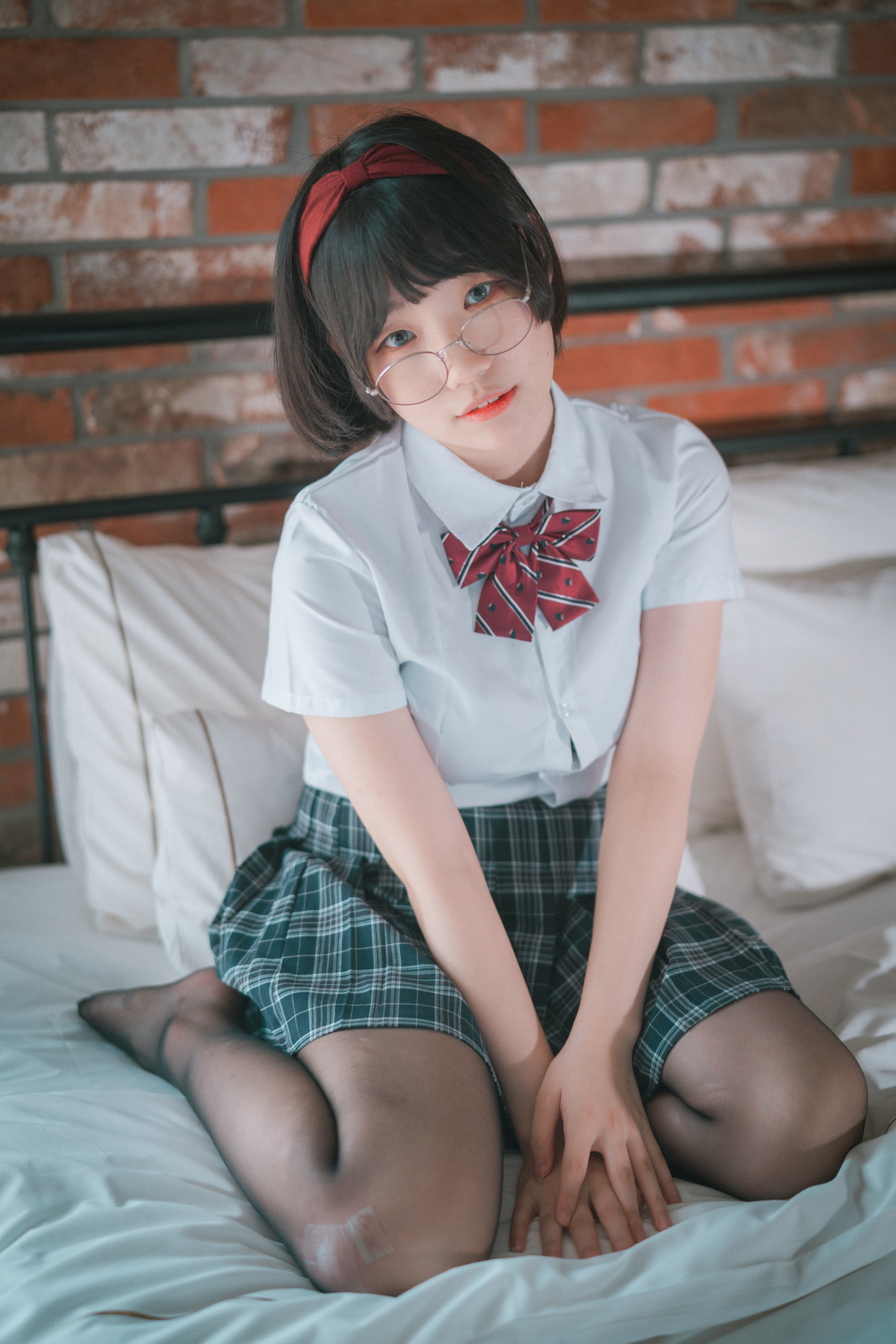 xgyw.top_[DJAWA]No.235_模特Mimmi_Model Student主题私房床上学生制服露翘臀美腿诱惑写真46P