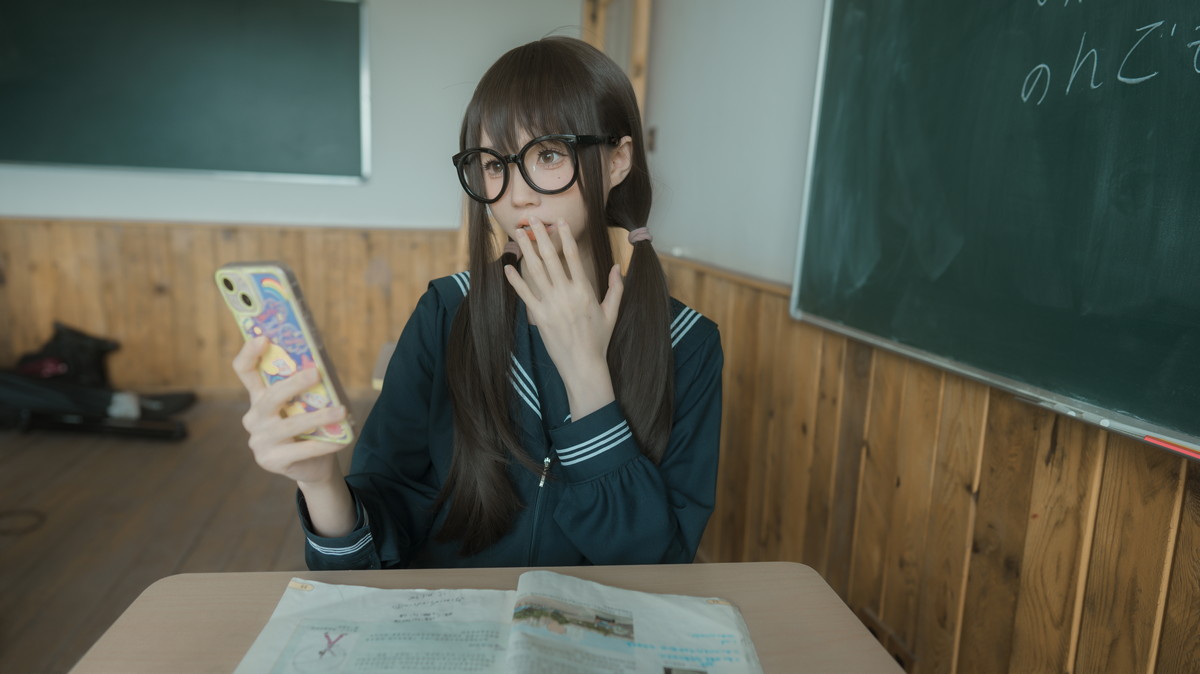 xgyw.top_网络美女西园寺南歌与班长的游戏主题教室里性感制服露黑色蕾丝内衣诱惑写真137P