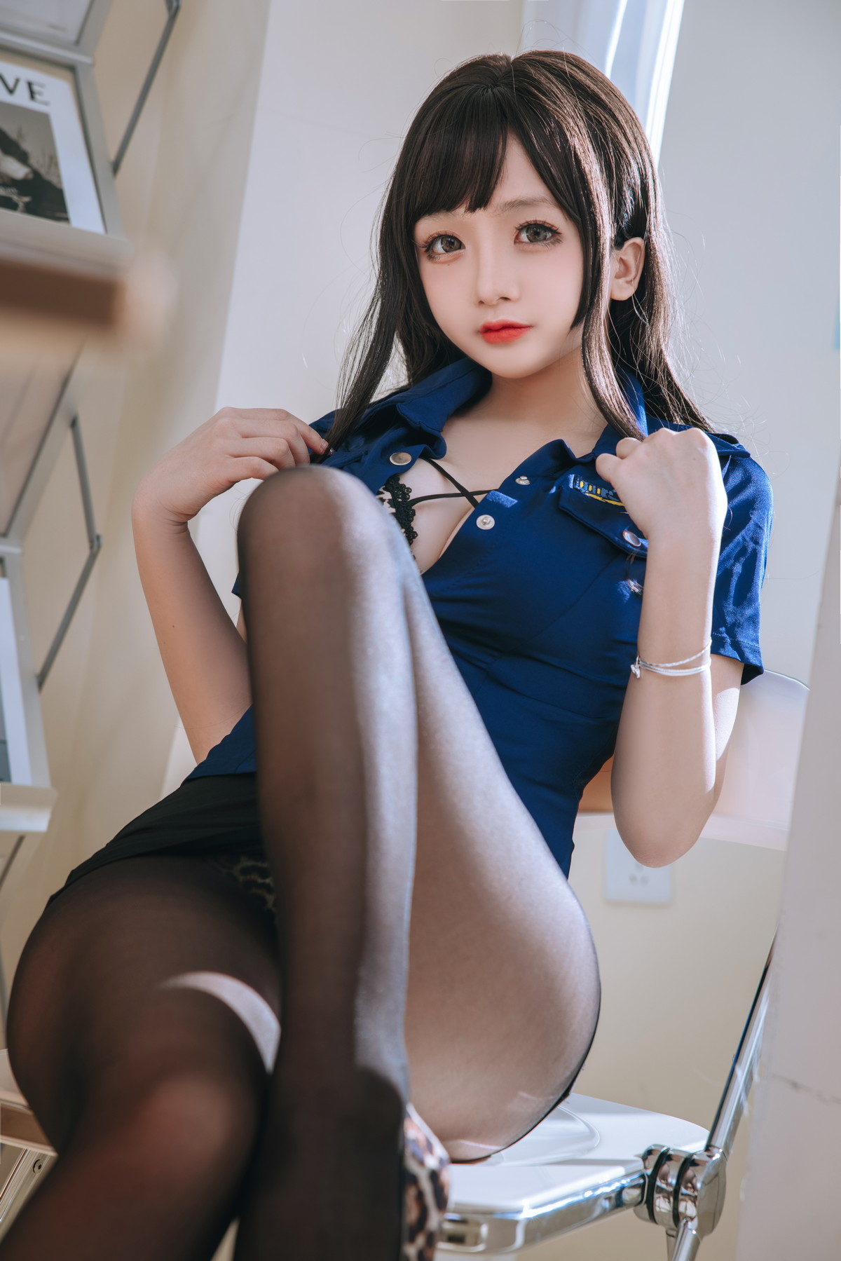 xgyw.top_Cosplay美女日奈娇豹纹女警主题蓝上衣配黑短裙半脱露豹纹内衣丰满诱惑写真109P