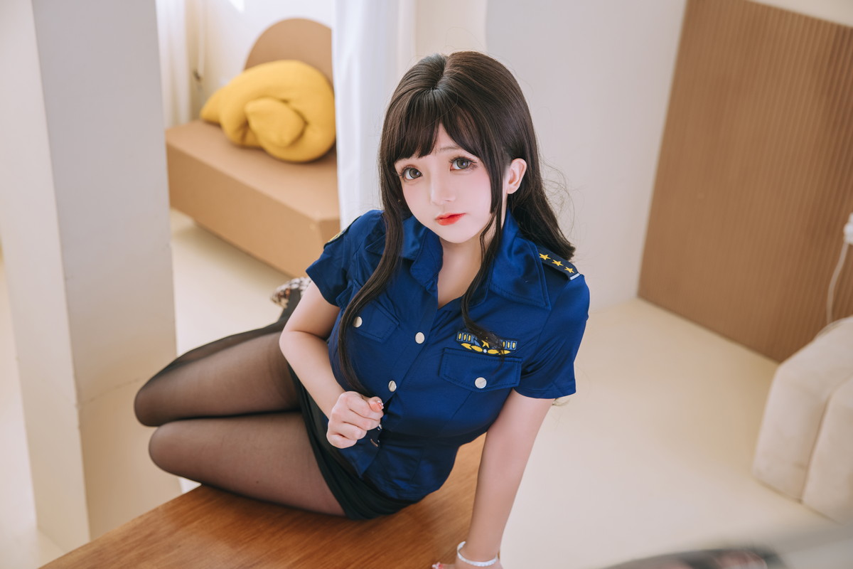 xgyw.top_Cosplay美女日奈娇豹纹女警主题蓝上衣配黑短裙半脱露豹纹内衣丰满诱惑写真109P
