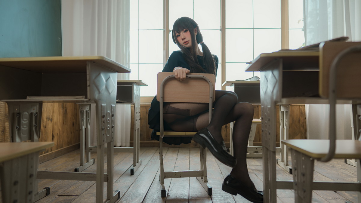 xgyw.top_网络美女西园寺南歌与班长的游戏主题教室里性感制服露黑色蕾丝内衣诱惑写真137P