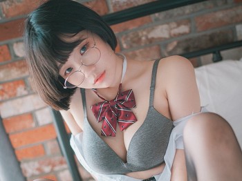 [DJAWA]No.235_车模Mimmi_Model Student主题私人床上学姐工作服露蜜桃臀美腿骚扰写真46P