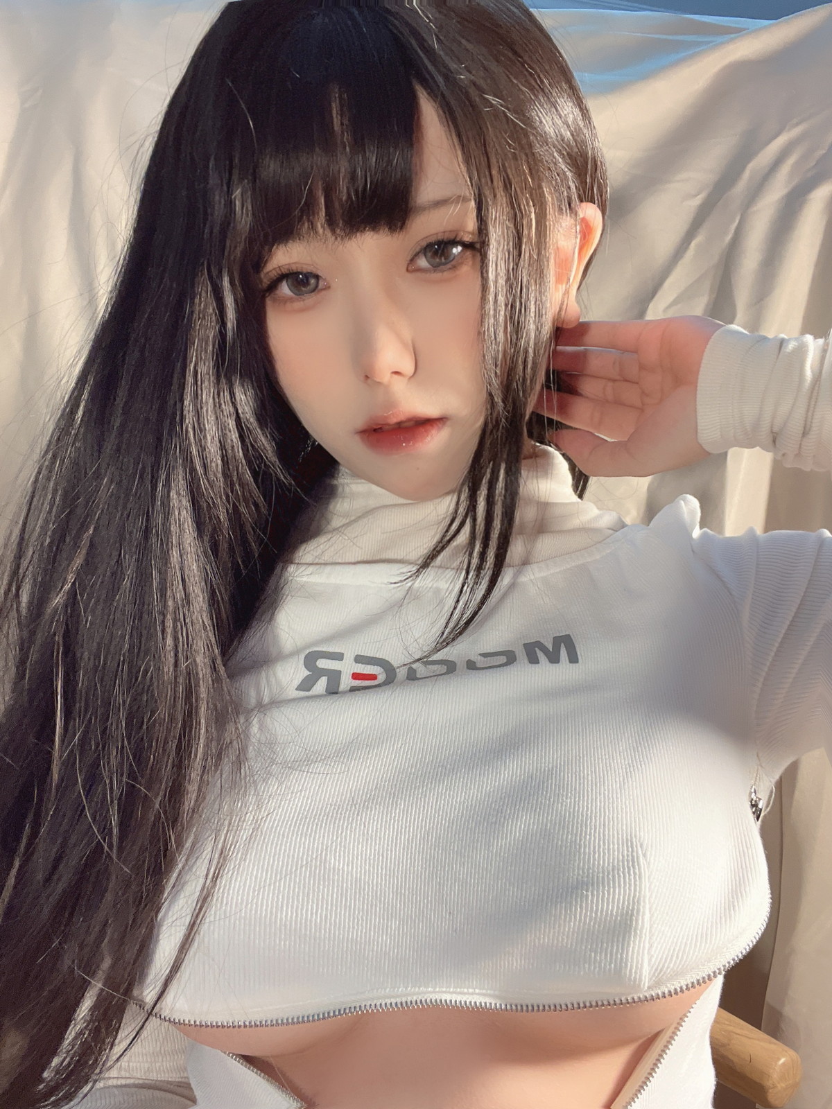 xgyw.top_网络美女一北亦北吉他妹妹主题私房性感白色开胸服饰半撩秀豪乳翘臀诱惑写真33P