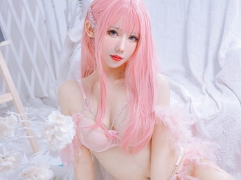 Coser青春美女仙女月粉色内衣主题私人性感粉色骚扰内衣秀白皙肌肤完美骚扰写真50P