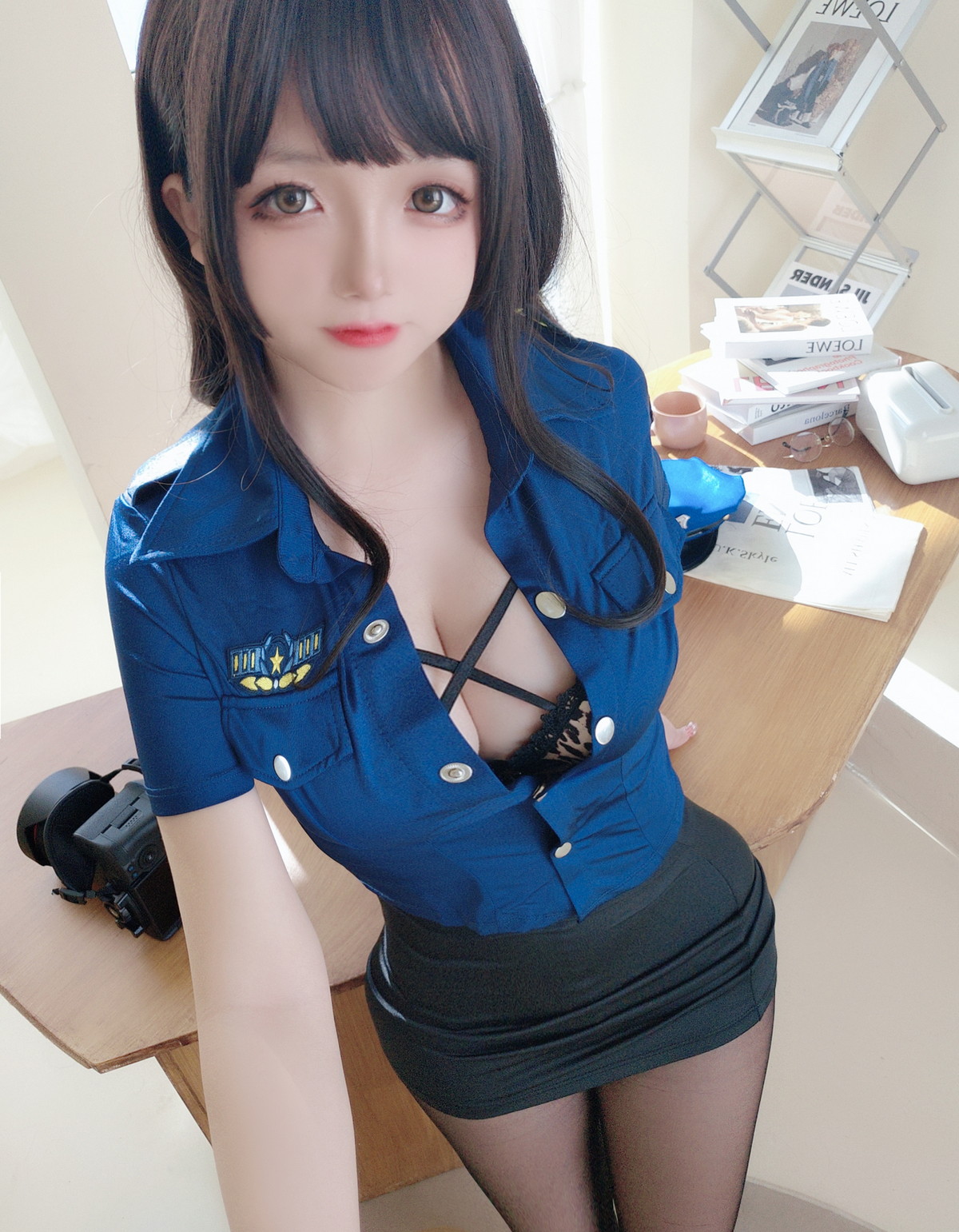 xgyw.top_Cosplay美女日奈娇豹纹女警主题蓝上衣配黑短裙半脱露豹纹内衣丰满诱惑写真109P