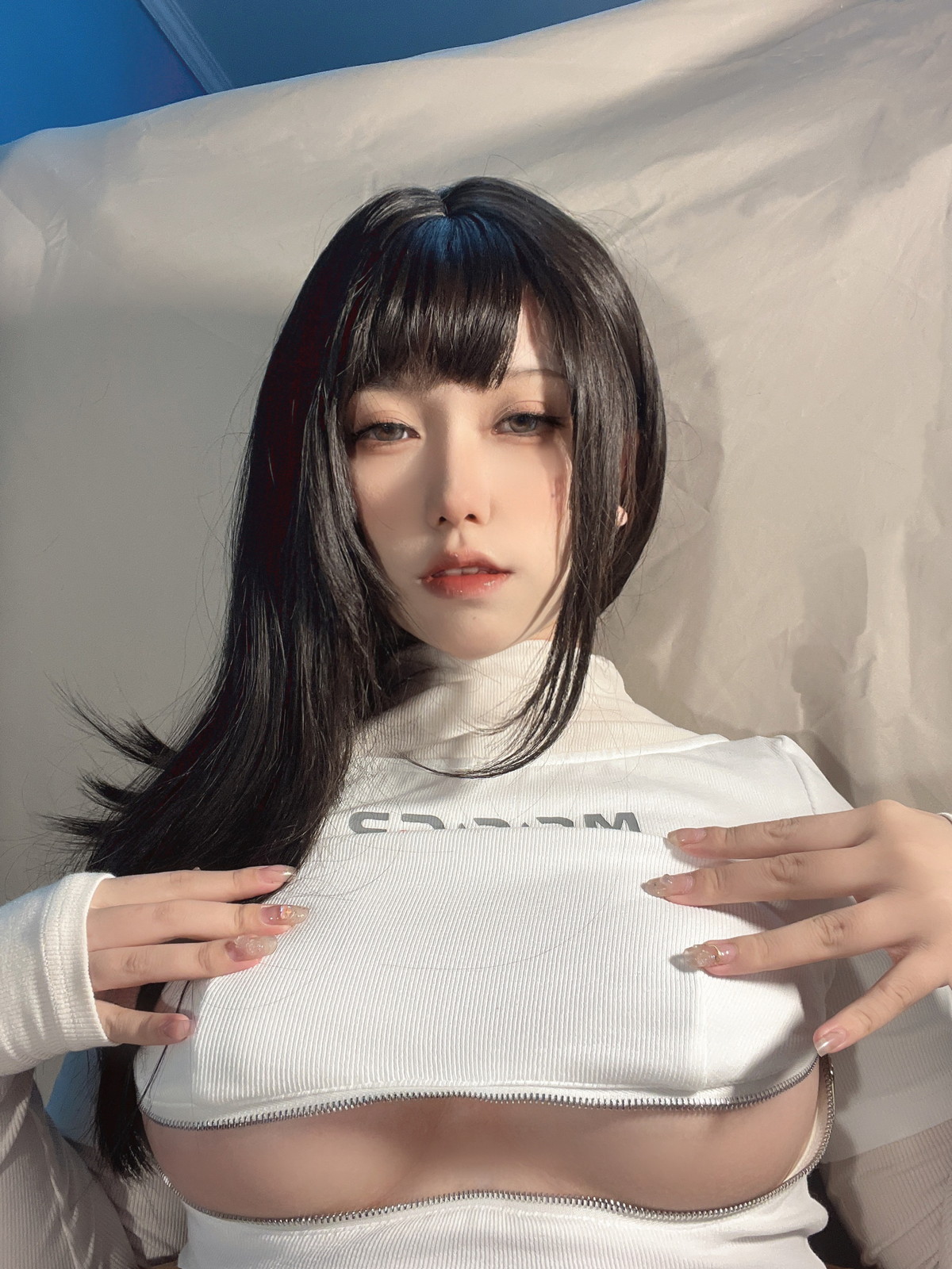 xgyw.top_网络美女一北亦北吉他妹妹主题私房性感白色开胸服饰半撩秀豪乳翘臀诱惑写真33P