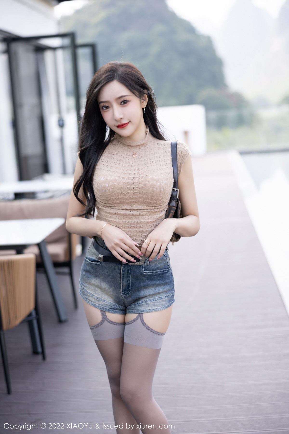 xgyw.top_[XiaoYu画语界]Vol.919_女神王馨瑶yanni浅色衣配牛仔短裤半脱露蕾丝内衣撩人诱惑写真87P