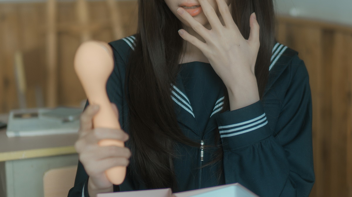 xgyw.top_网络美女西园寺南歌与班长的游戏主题教室里性感制服露黑色蕾丝内衣诱惑写真137P