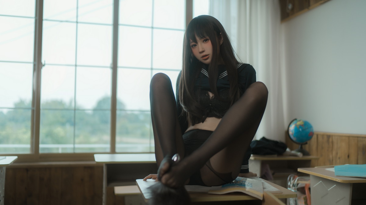 xgyw.top_网络美女西园寺南歌与班长的游戏主题教室里性感制服露黑色蕾丝内衣诱惑写真137P