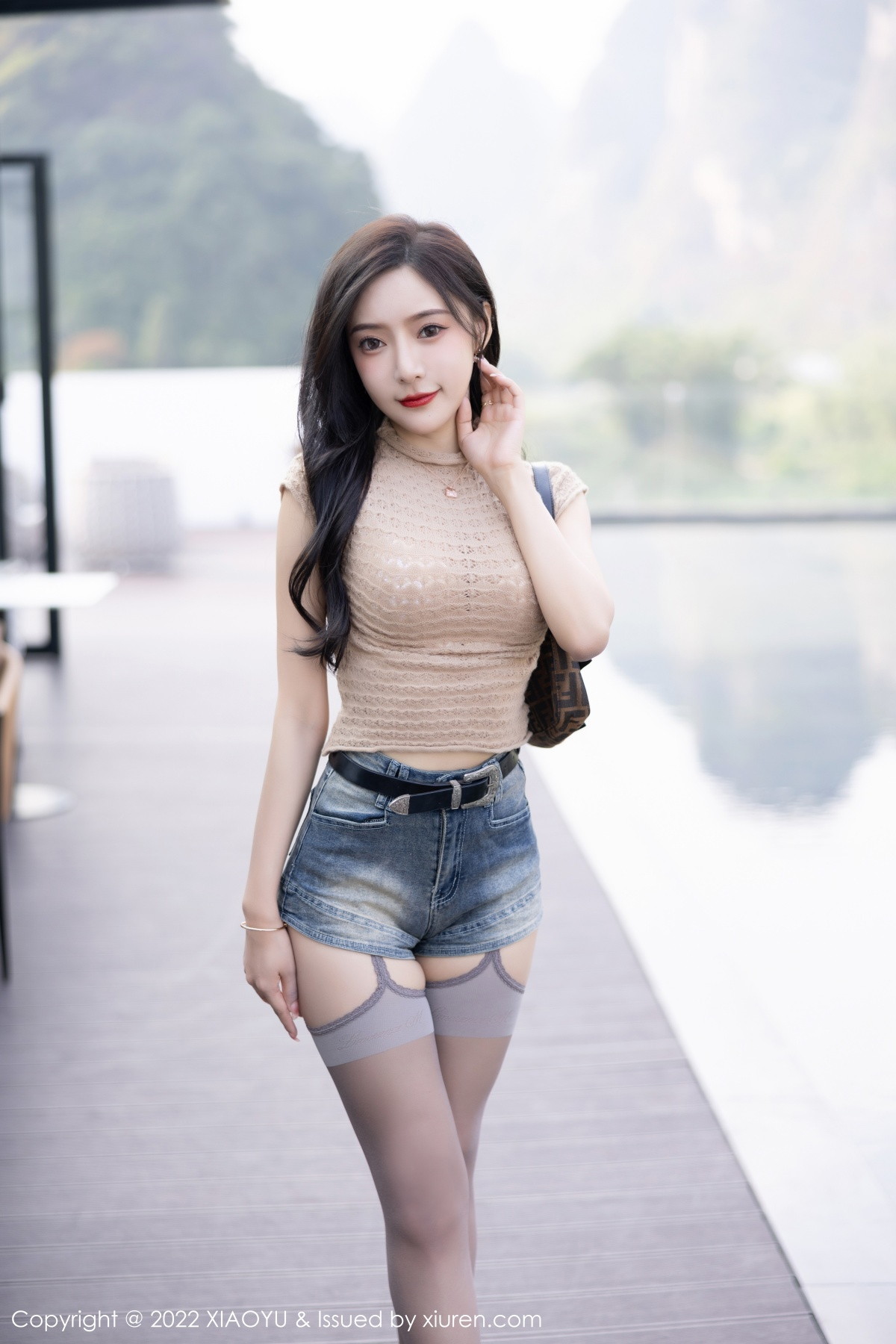 xgyw.top_[XiaoYu画语界]Vol.919_女神王馨瑶yanni浅色衣配牛仔短裤半脱露蕾丝内衣撩人诱惑写真87P