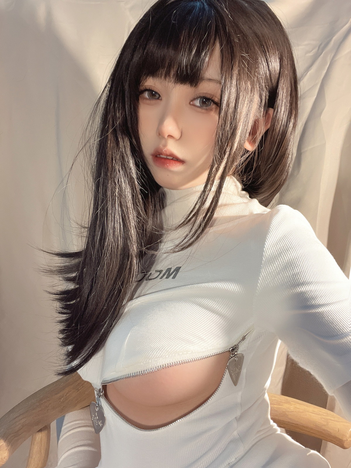 xgyw.top_网络美女一北亦北吉他妹妹主题私房性感白色开胸服饰半撩秀豪乳翘臀诱惑写真33P