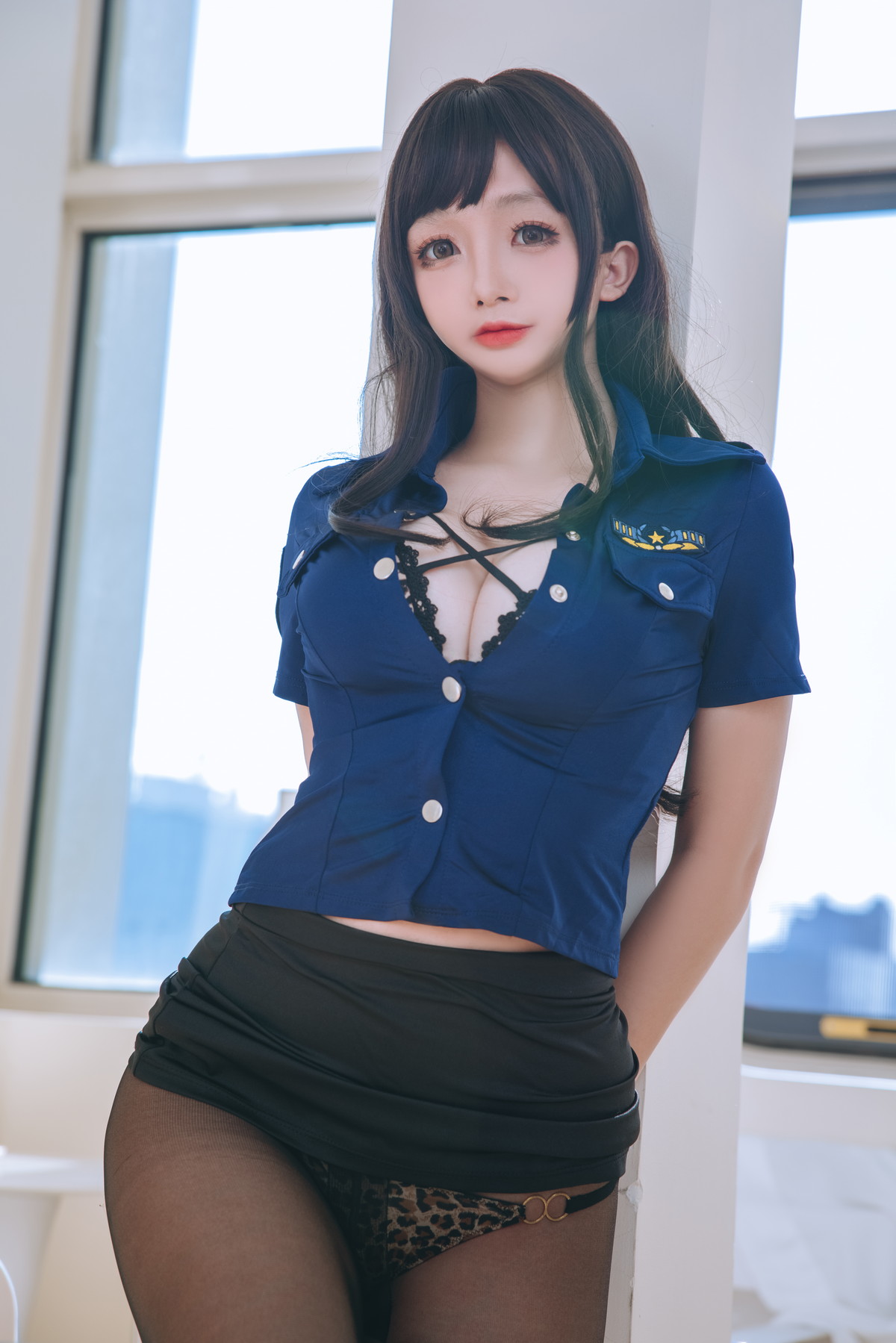 xgyw.top_Cosplay美女日奈娇豹纹女警主题蓝上衣配黑短裙半脱露豹纹内衣丰满诱惑写真109P