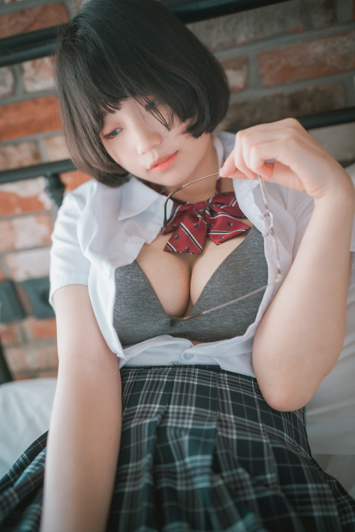 xgyw.top_[DJAWA]No.235_模特Mimmi_Model Student主题私房床上学生制服露翘臀美腿诱惑写真46P