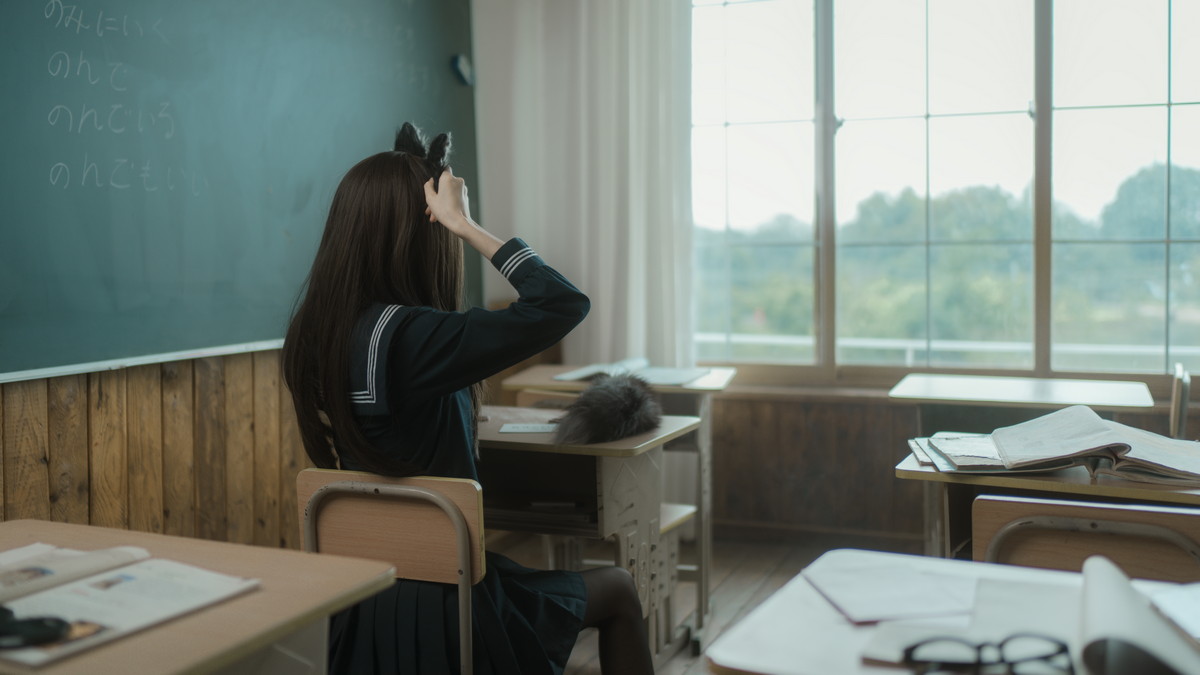 xgyw.top_网络美女西园寺南歌与班长的游戏主题教室里性感制服露黑色蕾丝内衣诱惑写真137P