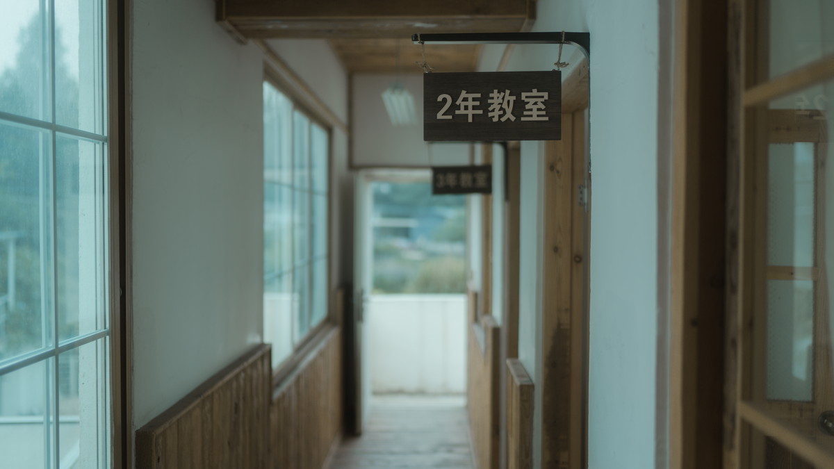 xgyw.top_网络美女西园寺南歌与班长的游戏主题教室里性感制服露黑色蕾丝内衣诱惑写真137P