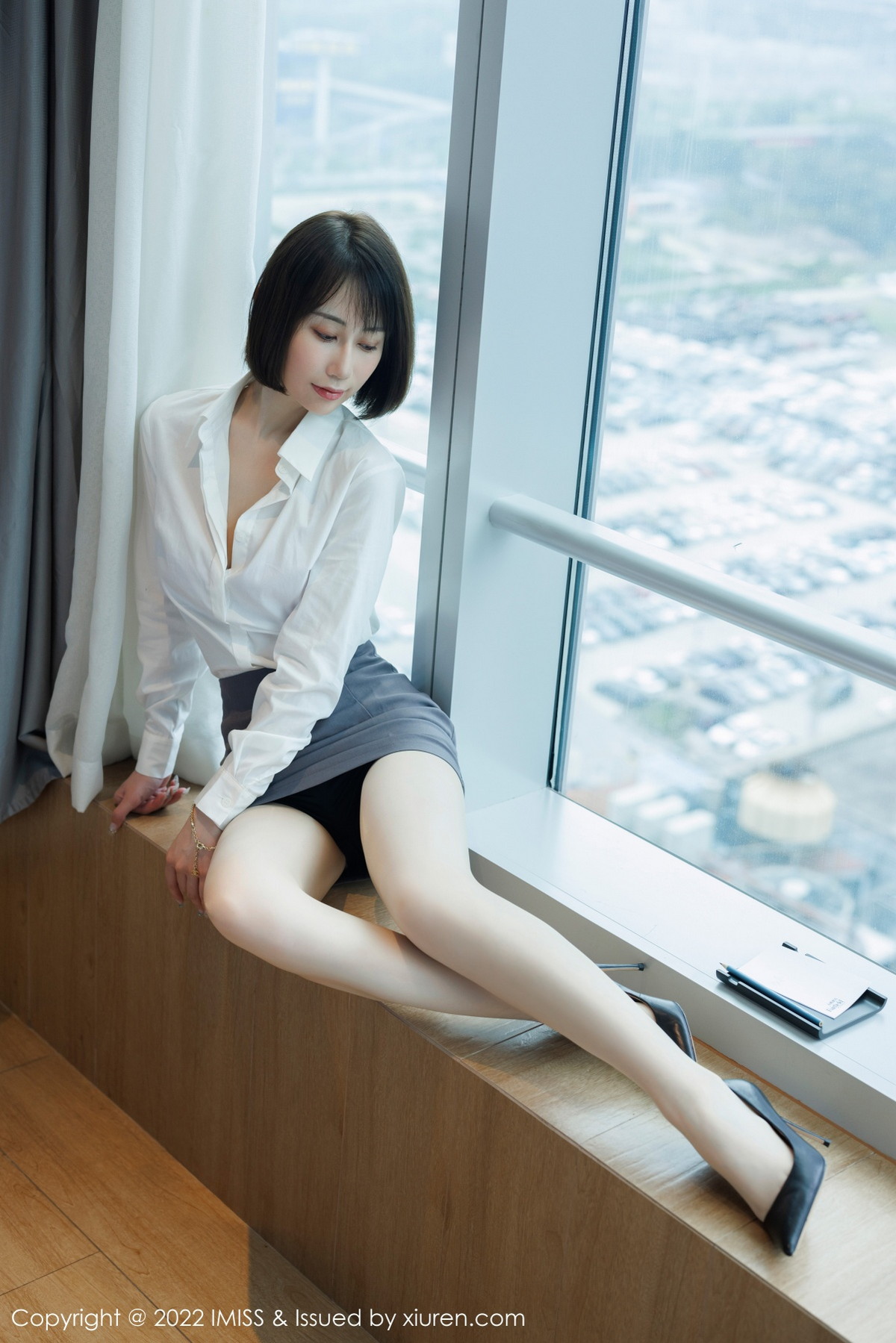 xgyw.top_[IMISS爱蜜社]Vol.709_新人模特瑞妤性感白T配灰色短裙露紫色内衣超薄肉丝迷人写真68P