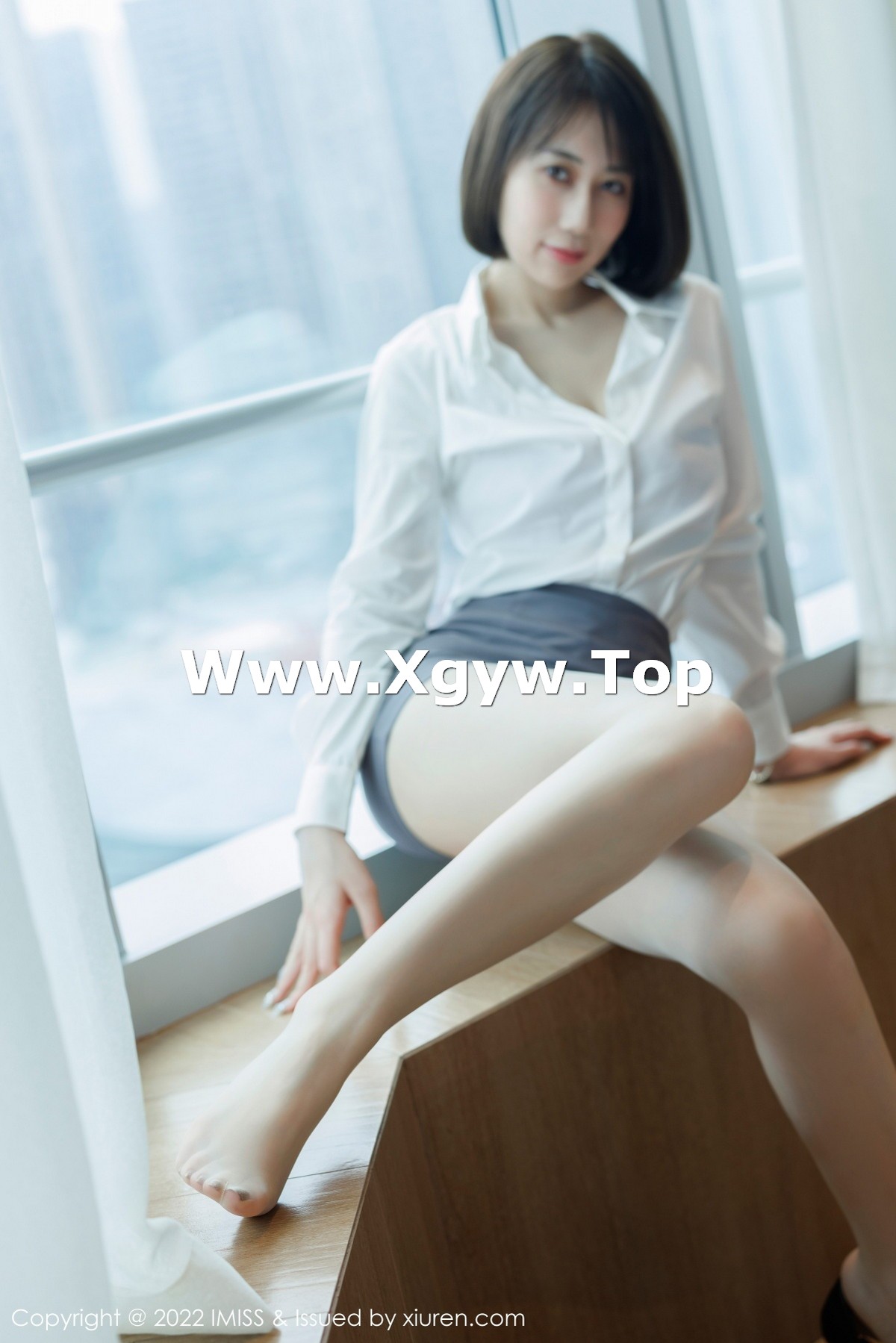 xgyw.top_[IMISS爱蜜社]Vol.709_新人模特瑞妤性感白T配灰色短裙露紫色内衣超薄肉丝迷人写真68P