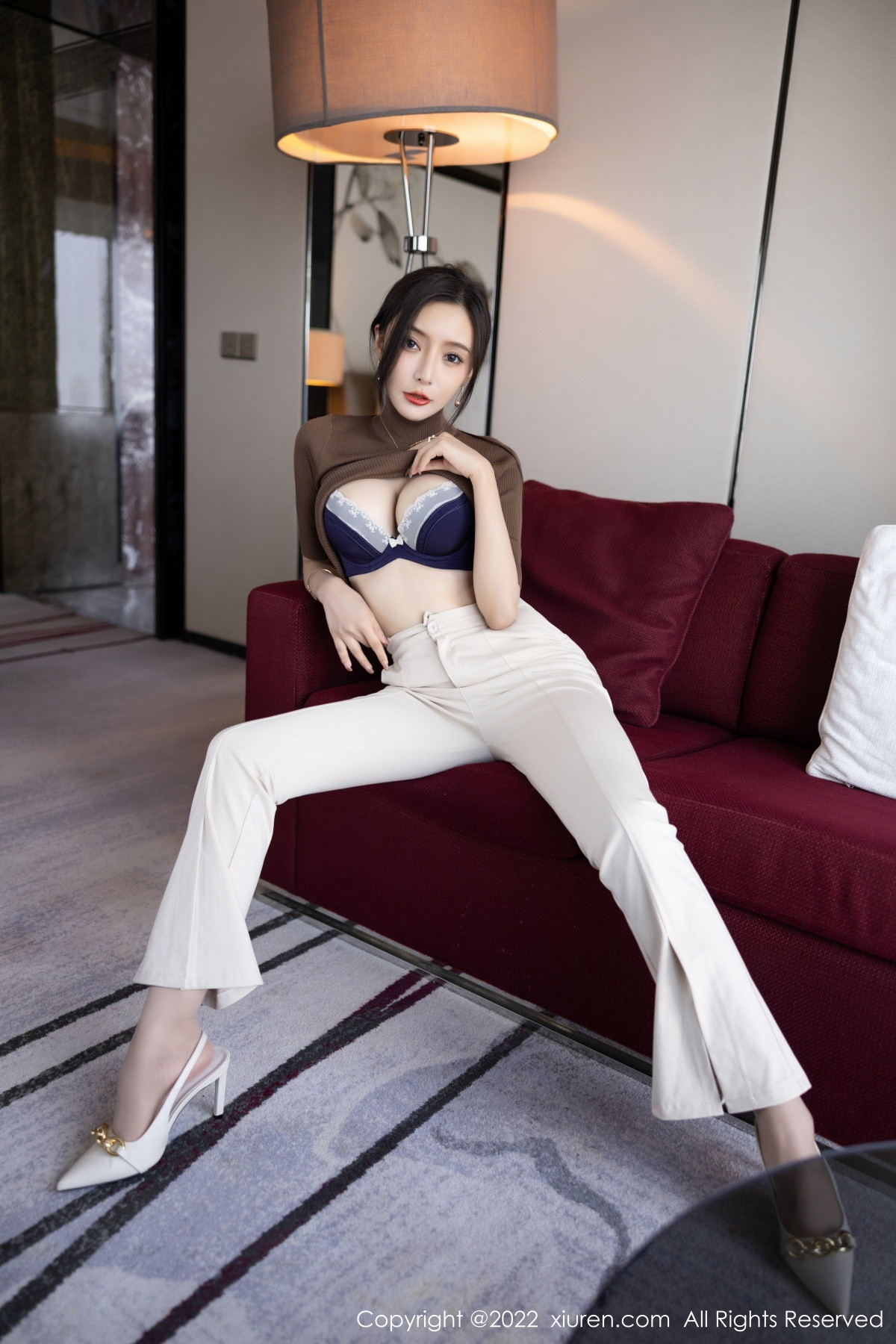 xgyw.top_XiuRen第5978期_女神王馨瑶yanni私房半脱露性感蓝色内衣配超薄无内肉丝诱惑写真81P