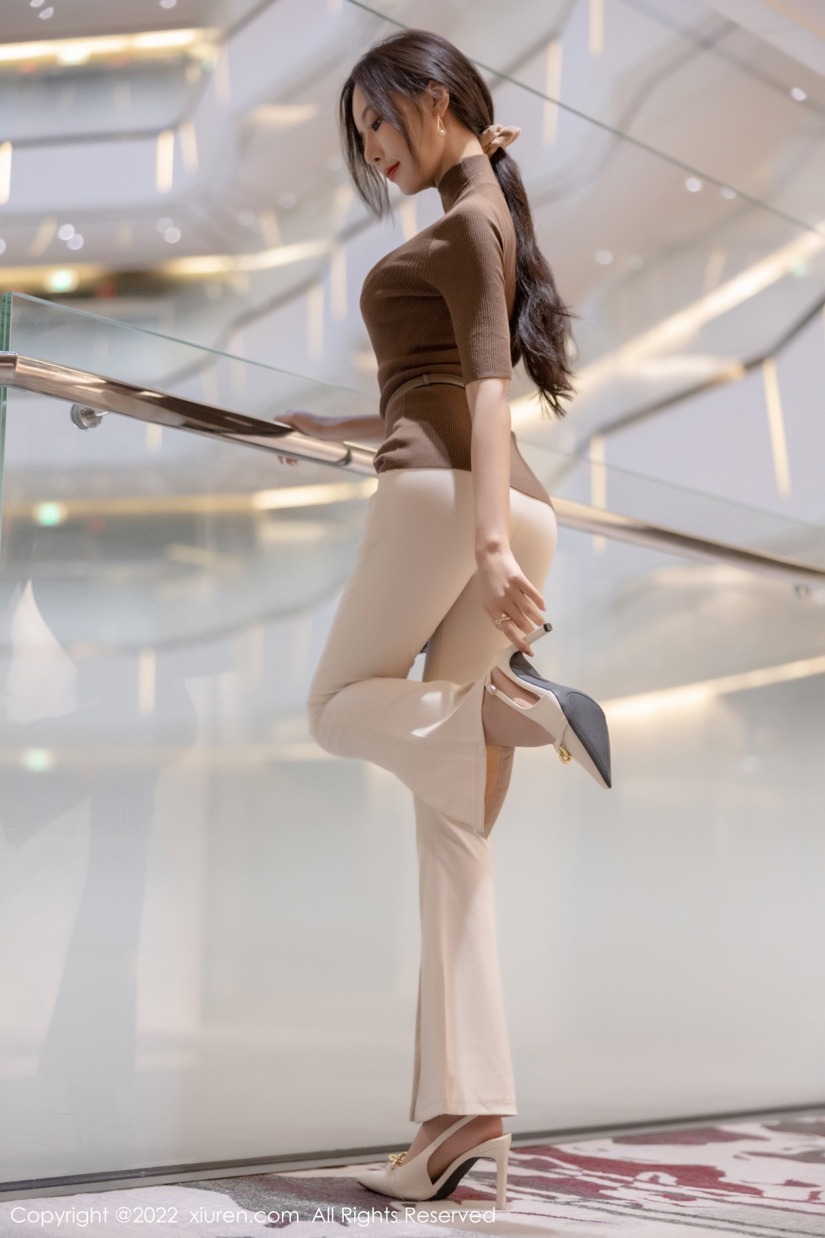 xgyw.top_XiuRen第5978期_女神王馨瑶yanni私房半脱露性感蓝色内衣配超薄无内肉丝诱惑写真81P