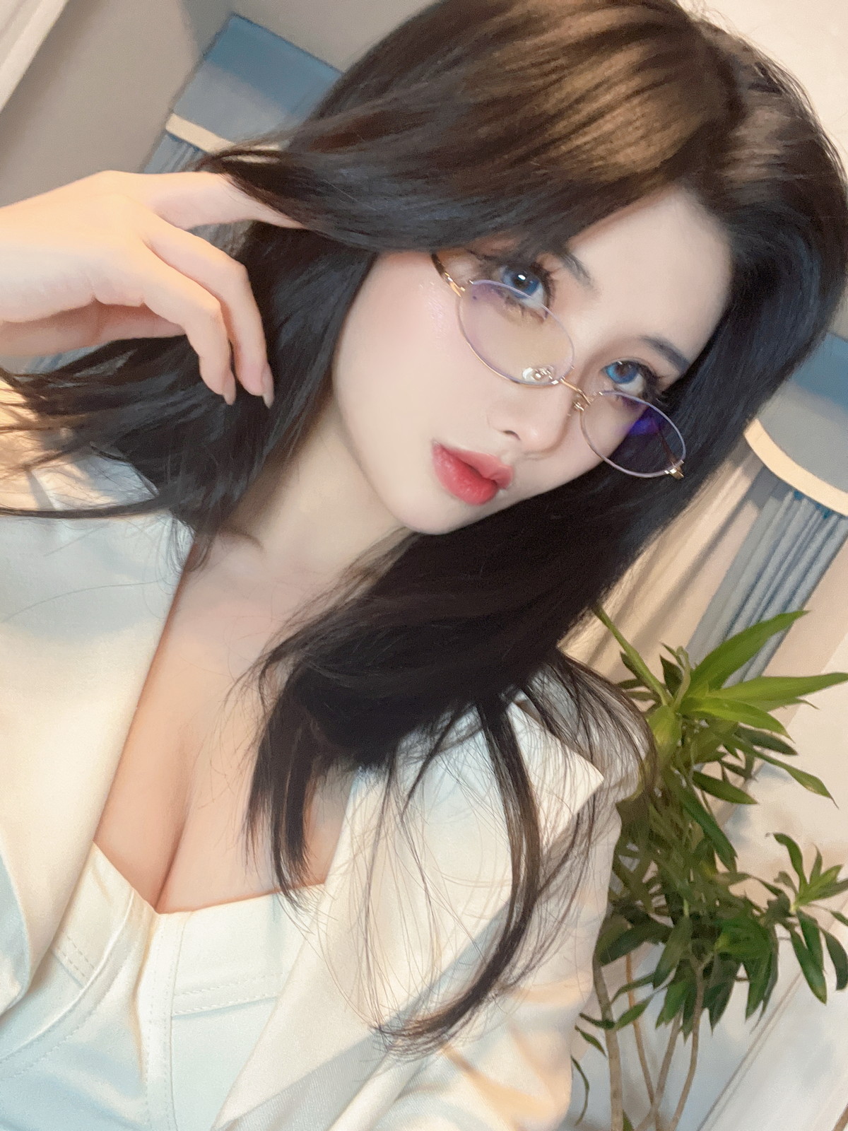 xgyw.top_网络美女rioko凉凉子和女上司的七夕主题黑色蕾丝内衣配蕾丝吊袜秀翘臀诱惑写真30P