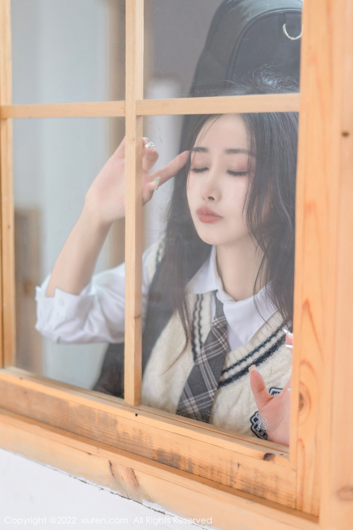 xgyw.top_XiuRen第5970期_模特Laura阿姣性感学妹短裙制服露白色内衣秀曼妙身姿迷人写真99P