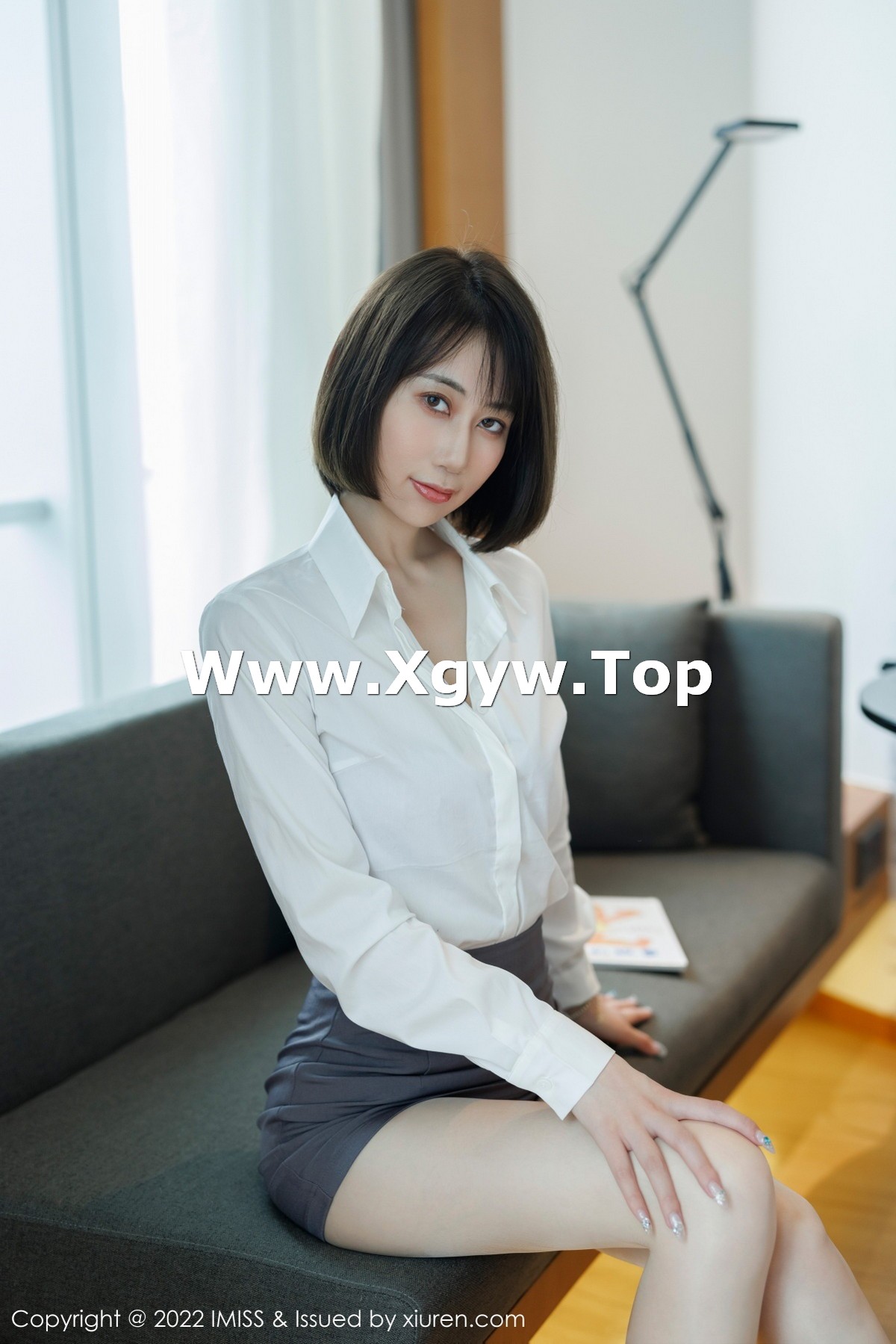 xgyw.top_[IMISS爱蜜社]Vol.709_新人模特瑞妤性感白T配灰色短裙露紫色内衣超薄肉丝迷人写真68P