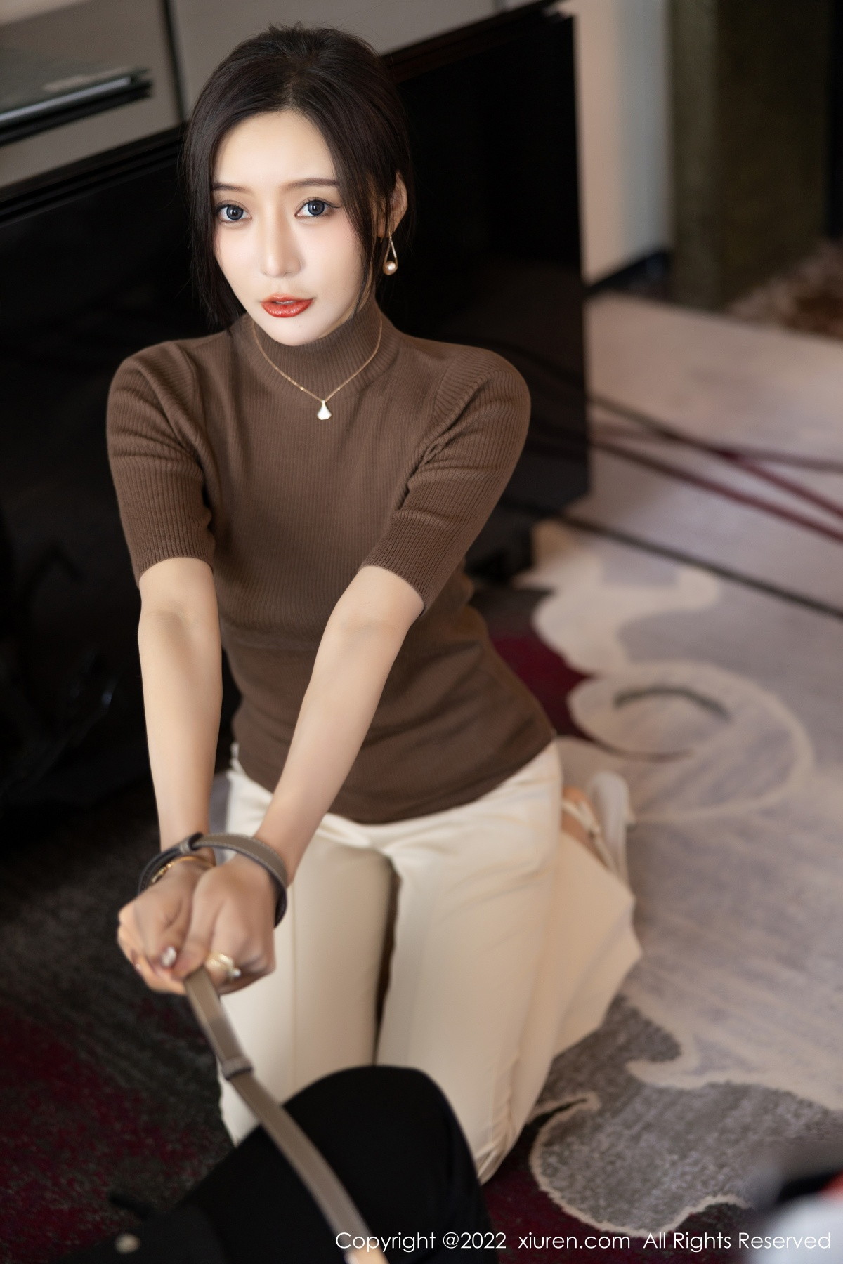 xgyw.top_XiuRen第5978期_女神王馨瑶yanni私房半脱露性感蓝色内衣配超薄无内肉丝诱惑写真81P