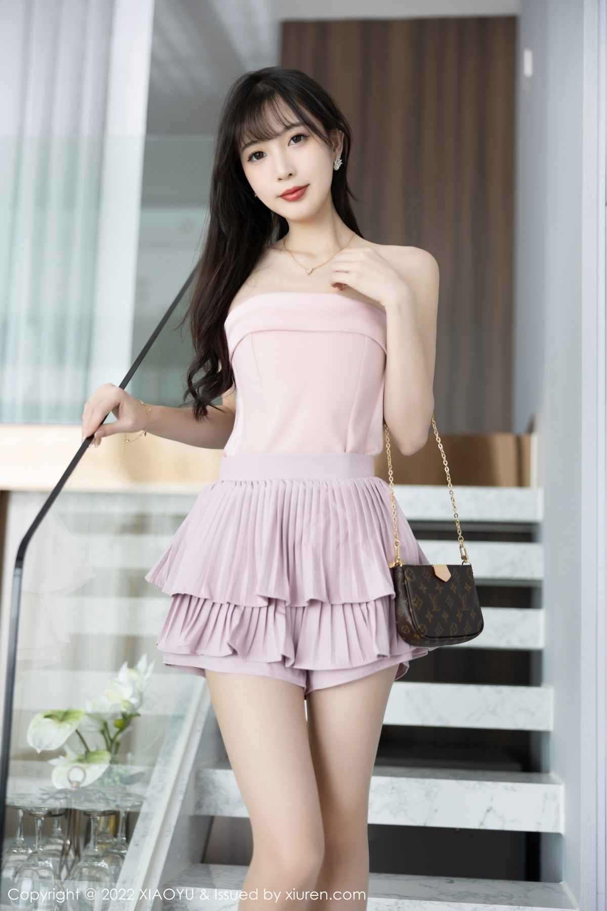 xgyw.top_[XiaoYu画语界]Vol.923_模特林星阑性感粉色露肩上衣配灰短裙露蕾丝内衣迷人诱惑写真83P