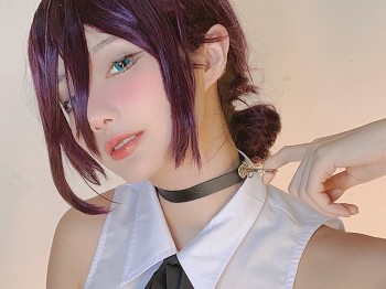 网络青春美女Ash如月灰电锯人REZE主题性感无袖白T配黑色短裙黑色丝袜袜迷人写真34P