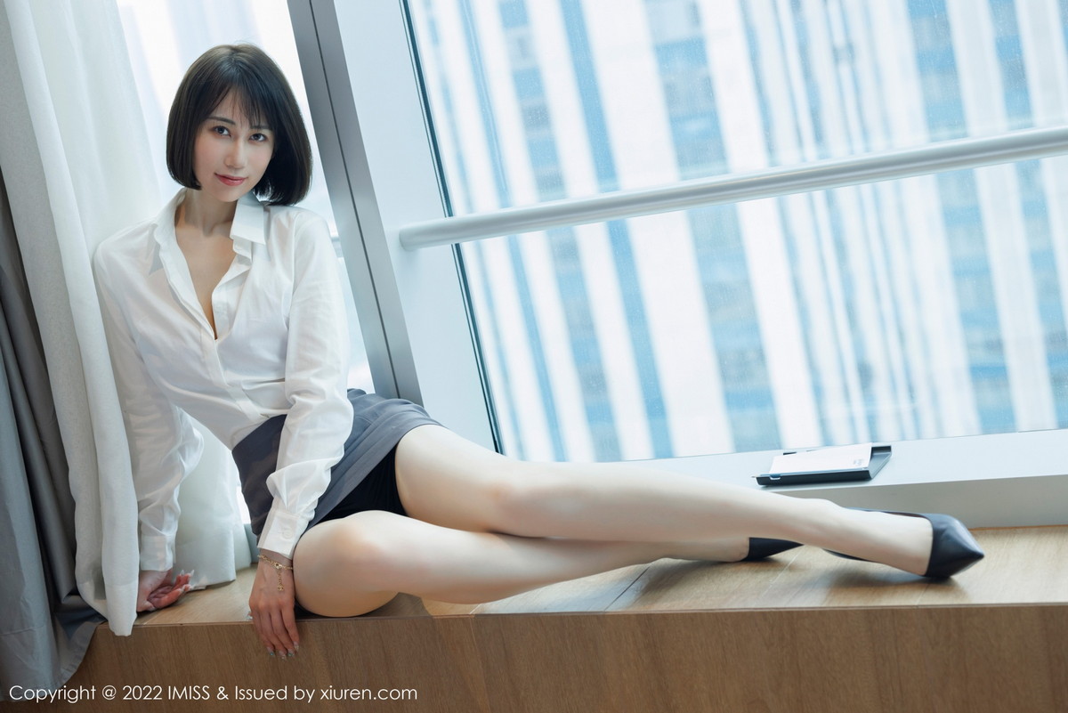xgyw.top_[IMISS爱蜜社]Vol.709_新人模特瑞妤性感白T配灰色短裙露紫色内衣超薄肉丝迷人写真68P