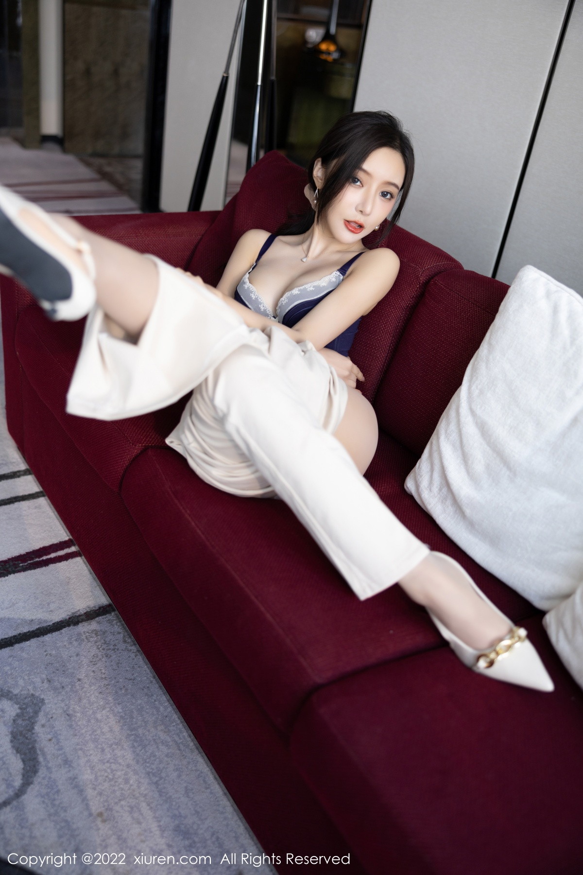 xgyw.top_XiuRen第5978期_女神王馨瑶yanni私房半脱露性感蓝色内衣配超薄无内肉丝诱惑写真81P
