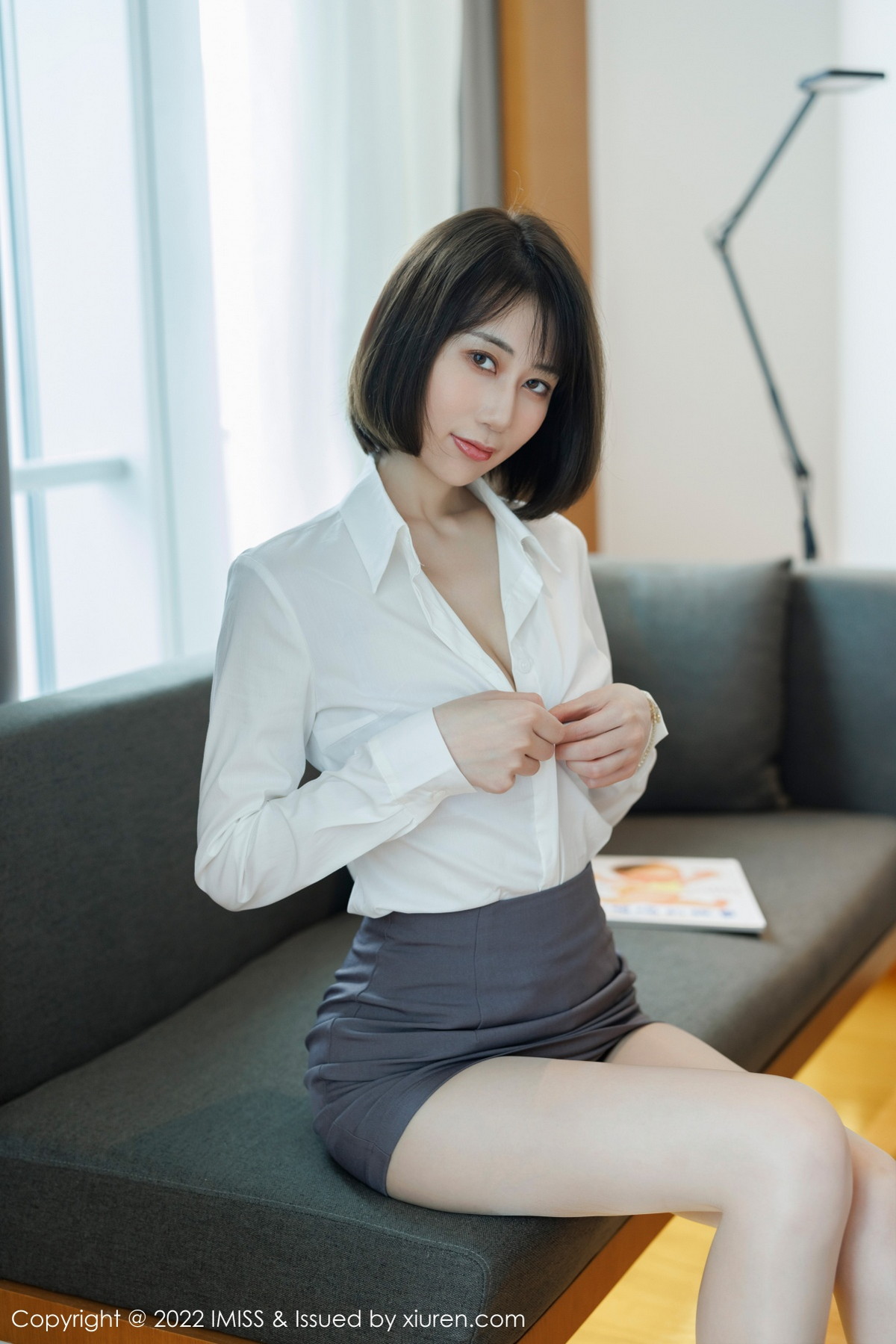 xgyw.top_[IMISS爱蜜社]Vol.709_新人模特瑞妤性感白T配灰色短裙露紫色内衣超薄肉丝迷人写真68P