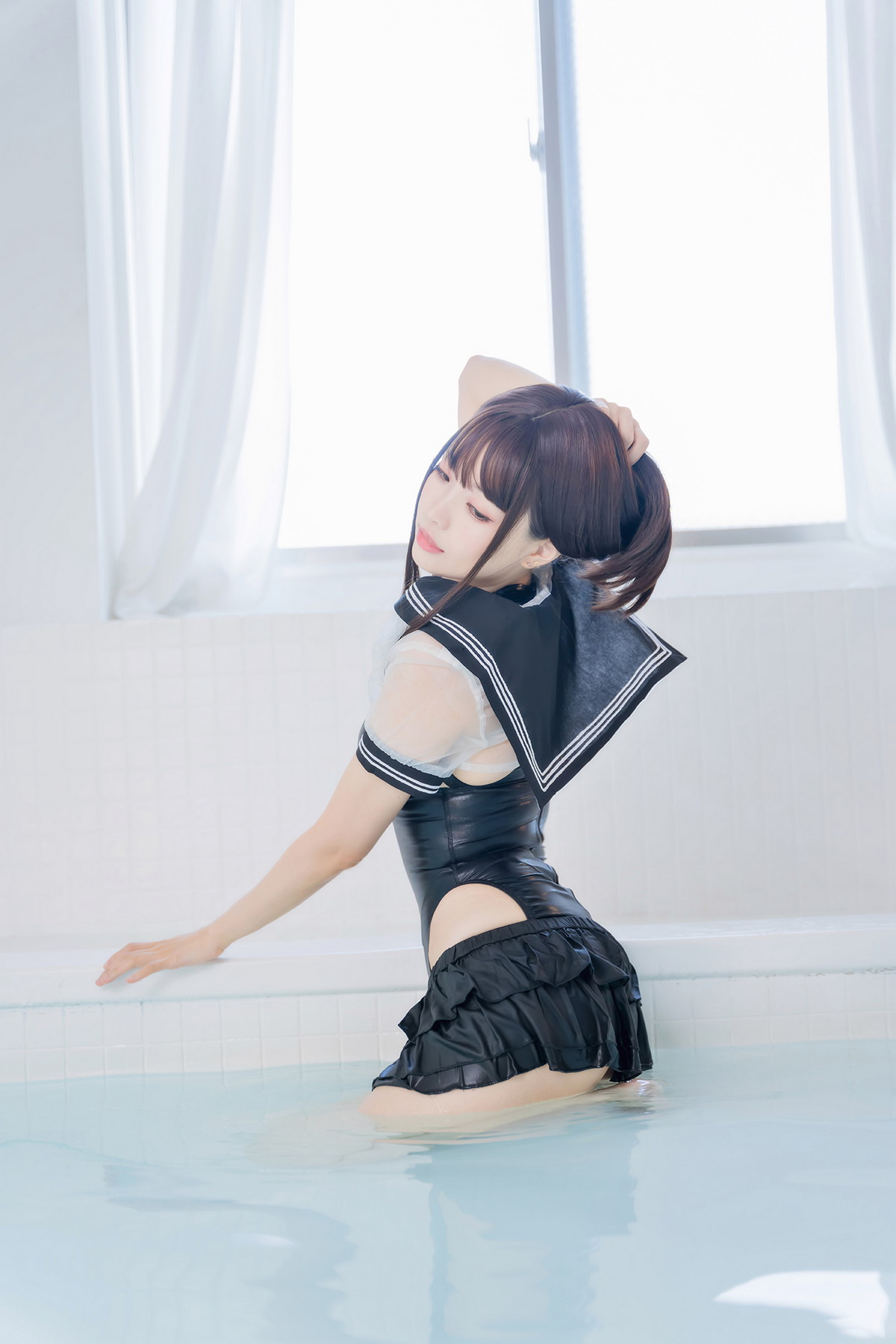 xgyw.top_Coser妹子Ely_eee竞泳水手服主题泳池黑色皮质连体泳衣秀完美身材诱惑写真73P