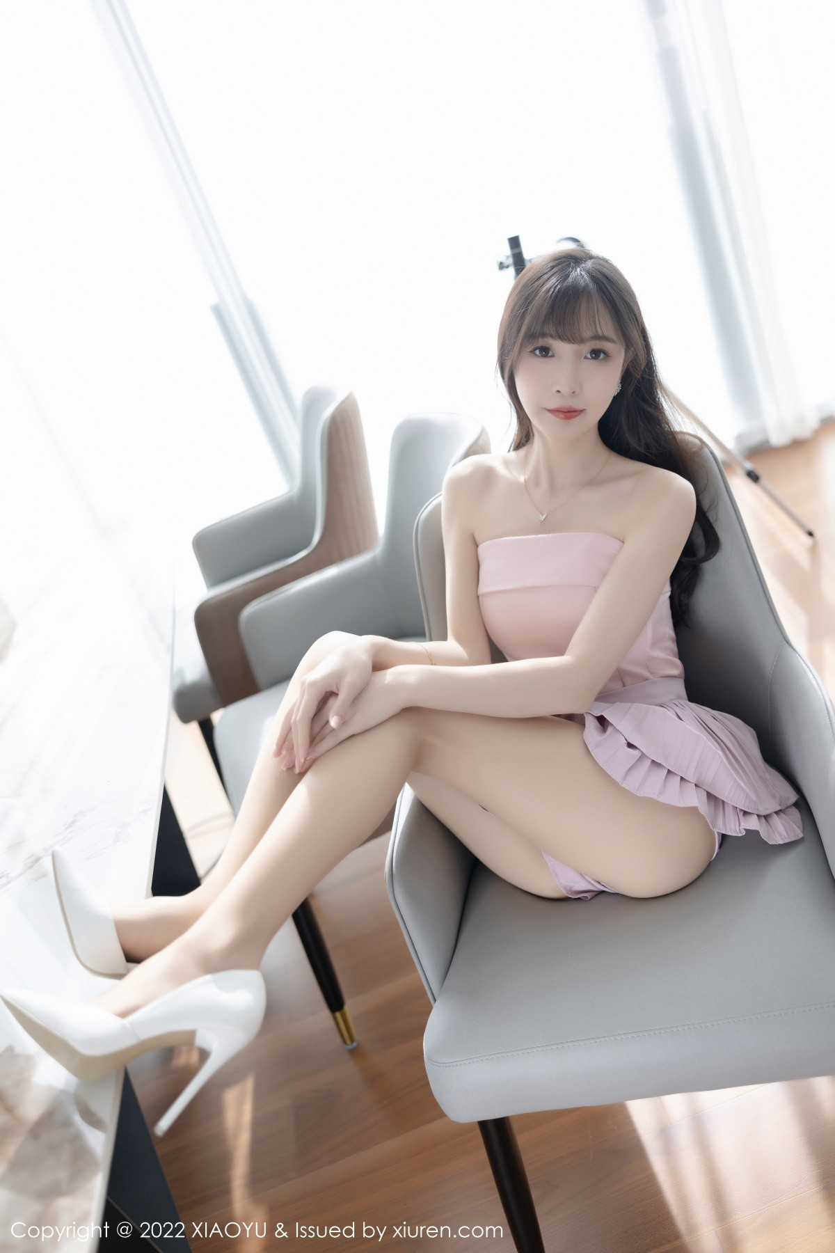 xgyw.top_[XiaoYu画语界]Vol.923_模特林星阑性感粉色露肩上衣配灰短裙露蕾丝内衣迷人诱惑写真83P
