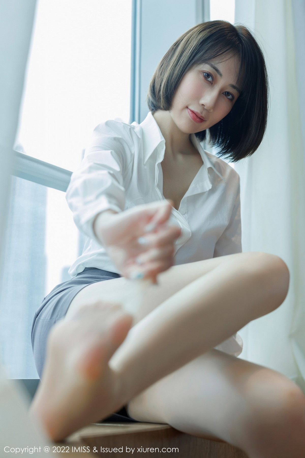 xgyw.top_[IMISS爱蜜社]Vol.709_新人模特瑞妤性感白T配灰色短裙露紫色内衣超薄肉丝迷人写真68P