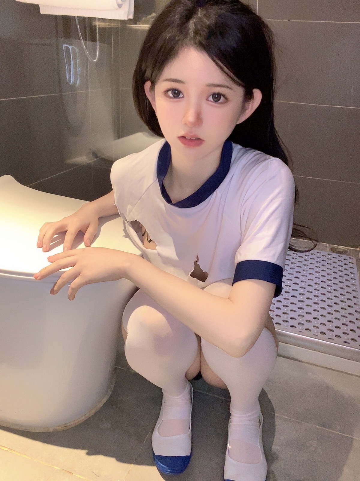 xgyw.top_网络美女倦倦喵放课后体操服主题私房浴室破烂服饰秀惹火身材撩人诱惑写真74P