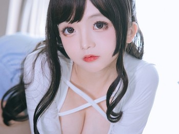 Cosplay青春美女日奈娇包臀裙副手主题私人半脱工作服露性感内衣秀童颜巨乳骚扰写真105P