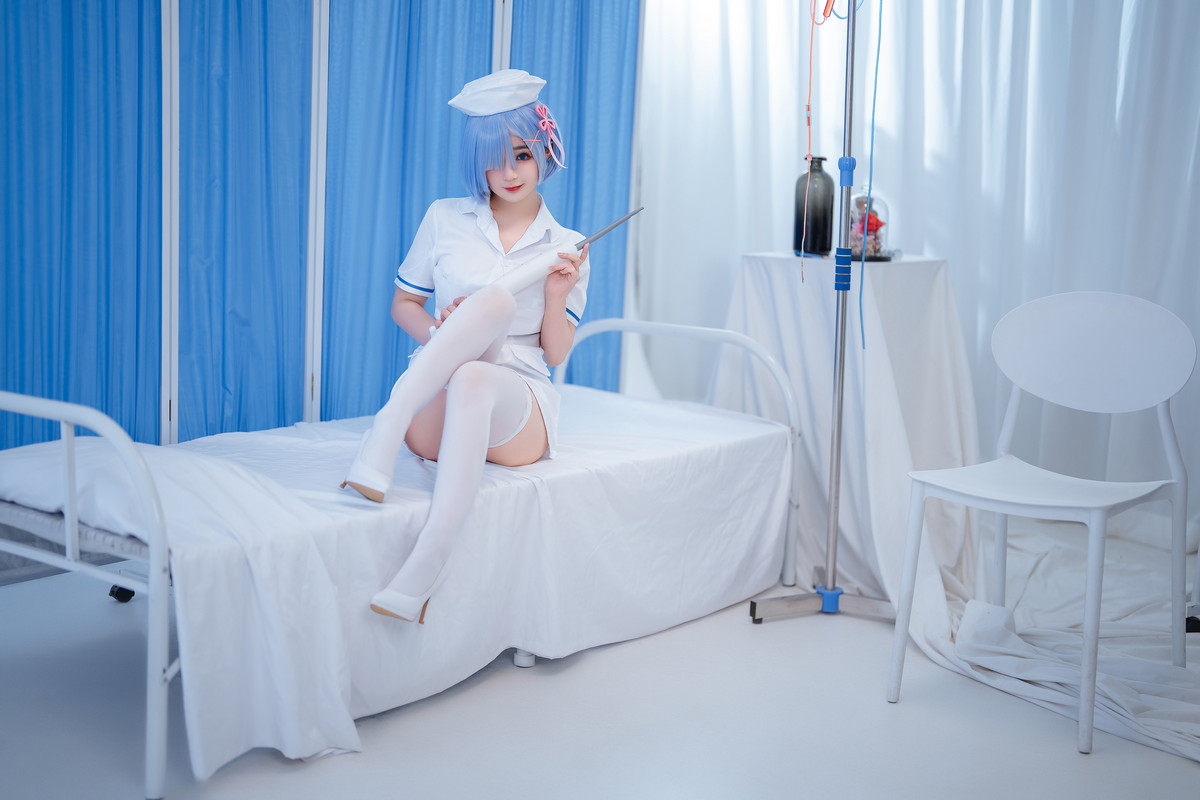 xgyw.top_网络美女桜井宁宁雷姆护士主题半脱护士装露性感白色内衣秀豪乳遮点诱惑写真108P