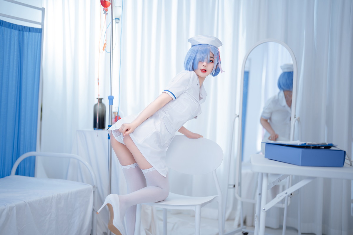 xgyw.top_网络美女桜井宁宁雷姆护士主题半脱护士装露性感白色内衣秀豪乳遮点诱惑写真108P