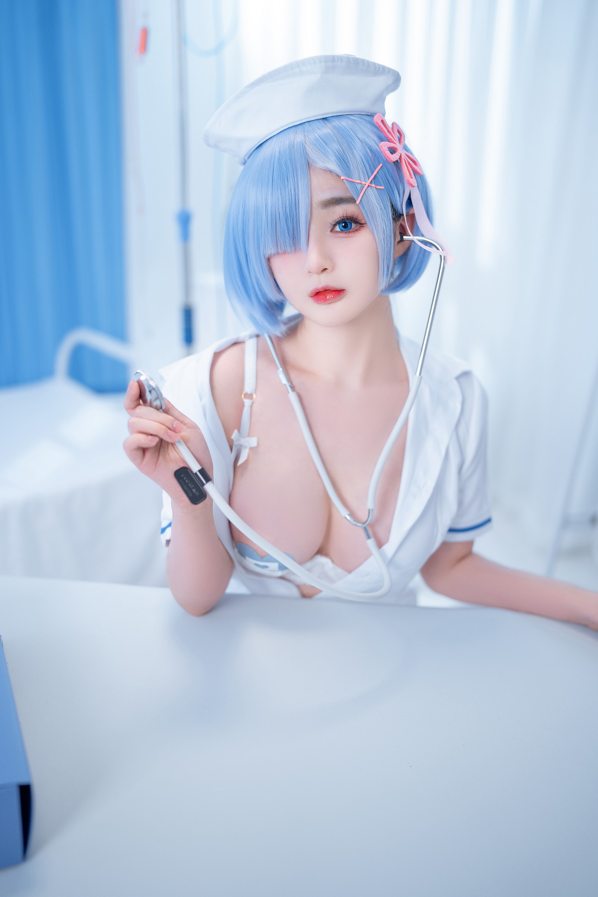 xgyw.top_网络美女桜井宁宁雷姆护士主题半脱护士装露性感白色内衣秀豪乳遮点诱惑写真108P