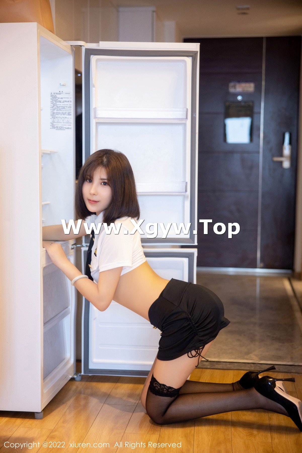 xgyw.top_XiuRen第6000期_新人模特徐甜心私房性感女警制服半脱露豪乳遮点极致诱惑写真38P