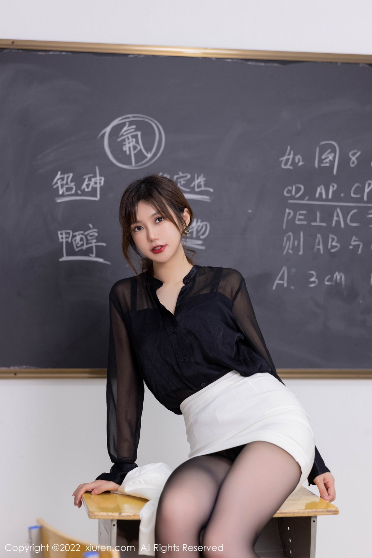 xgyw.top_XiuRen第6008期_女神绮里嘉ula教室角色扮演半脱白色制服露蕾丝边内衣诱惑写真87P